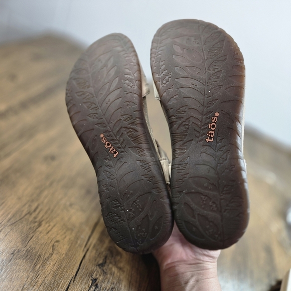 Taos Pioneer Leather Comfort Sandals - Picture 11 of 11